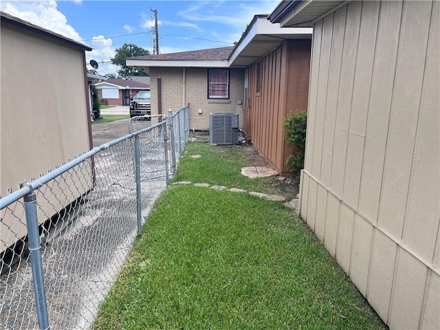 view of yard featuring cooling unit