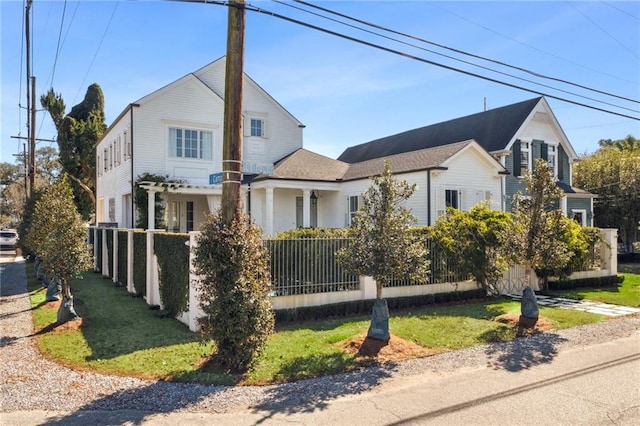 exterior space featuring a front yard