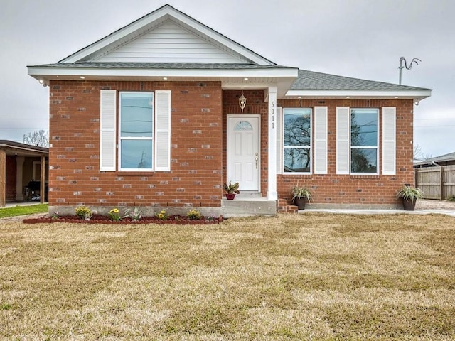 view of front of property with a front yard