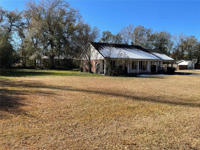 exterior space featuring a lawn