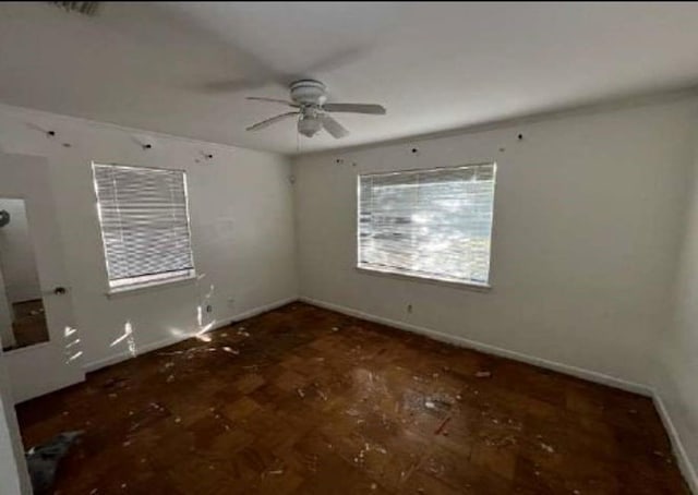 empty room with ceiling fan