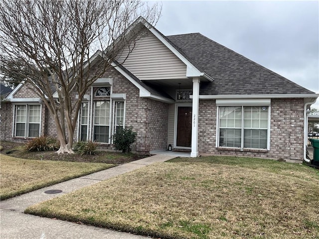 view of front of house featuring a front yard