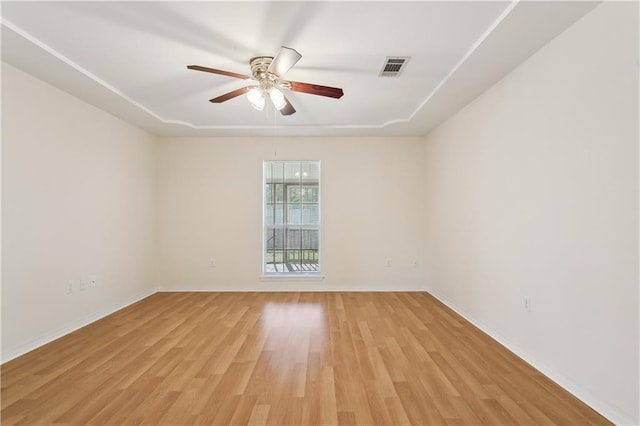 unfurnished room featuring ceiling fan and light hardwood / wood-style flooring