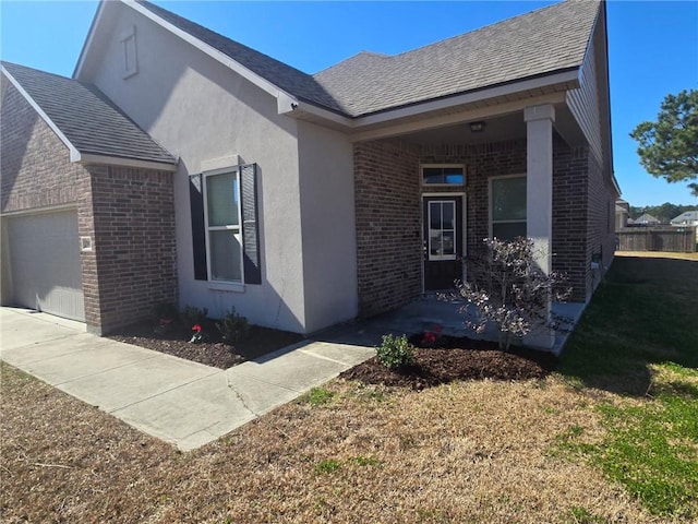 view of front of house featuring a garage