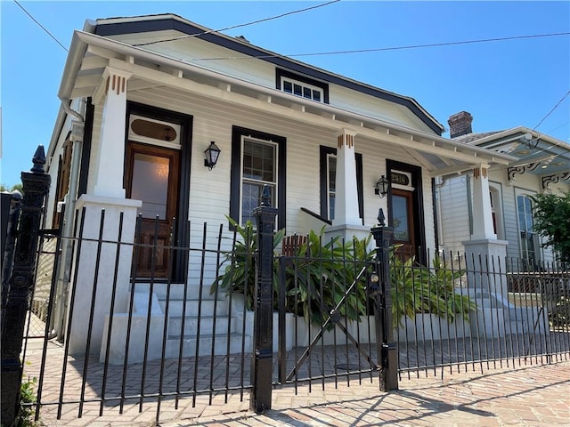 view of front of home with covered porch