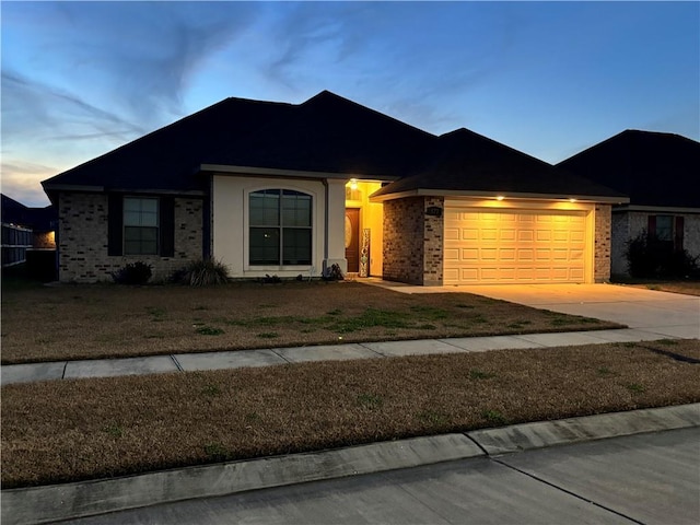 view of front facade featuring a garage