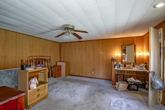 misc room featuring light carpet and ceiling fan