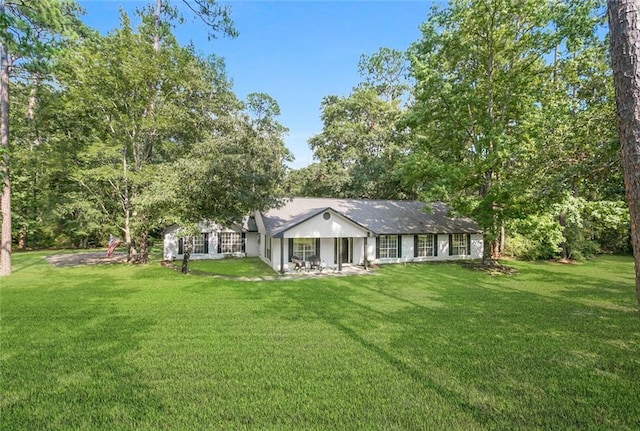 view of front of house with a front yard