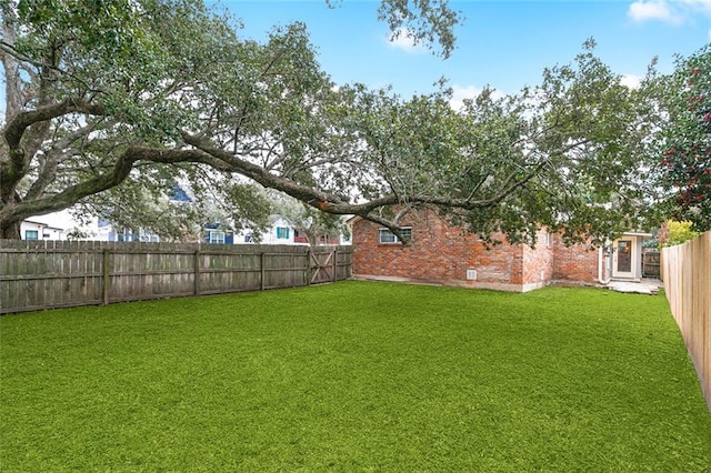 5122 Pratt Dr, New Orleans, LA 70122 - view of yard