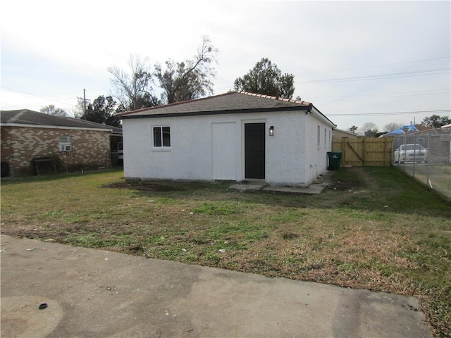 exterior space featuring a yard