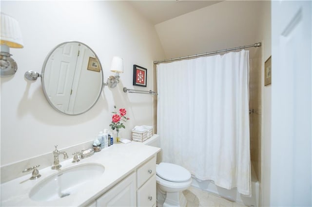 full bathroom with shower / bath combination with curtain, vanity, toilet, and vaulted ceiling