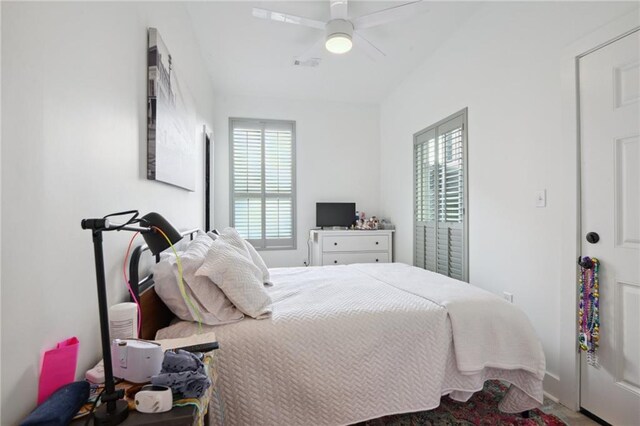 1013 Race St, New Orleans, LA 70130 - bedroom with ceiling fan