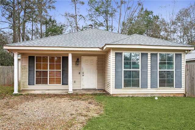 view of front of house with a front lawn