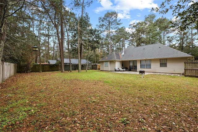 view of yard with a patio