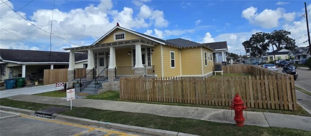 view of front facade featuring covered porch