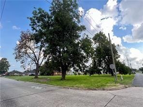 Listing photo 2 for 513 W Genie St, Chalmette LA 70043