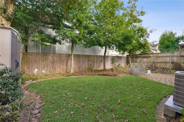 view of yard featuring cooling unit