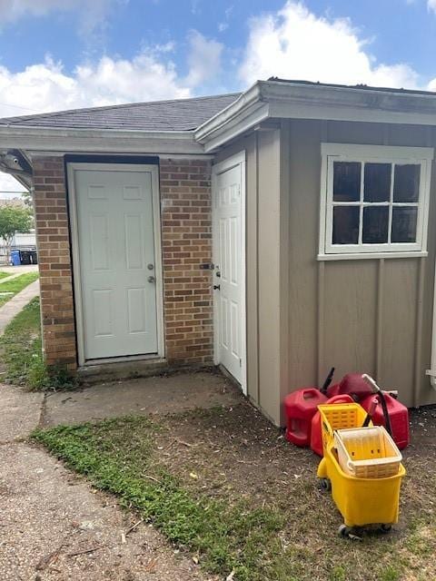 view of outbuilding