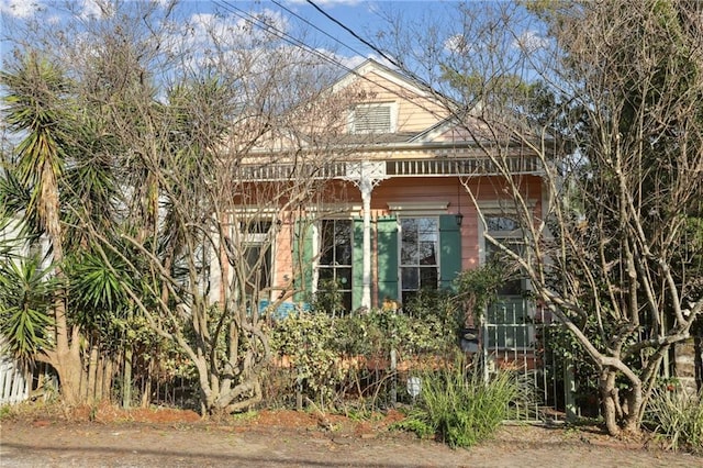 view of front facade