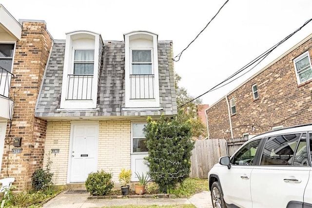 view of townhome / multi-family property