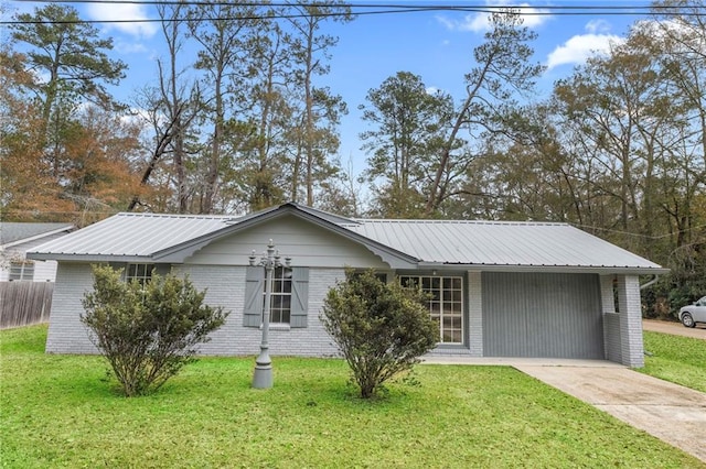 single story home featuring a carport and a front lawn