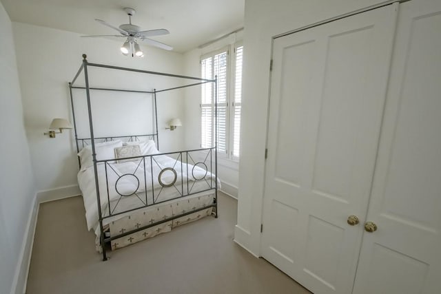 bedroom featuring ceiling fan