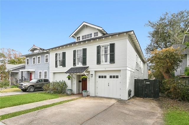 view of front facade featuring a garage