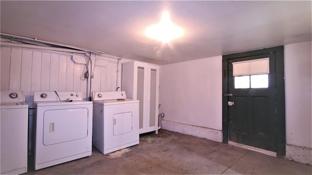 53032 Esplanade Ave, New Orleans, LA 70116 - laundry room with washer and clothes dryer