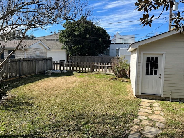 view of yard featuring a storage shed