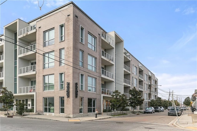 900 Bartholomew St, New Orleans LA, 70117, 4 bedrooms, 4 baths condo for sale