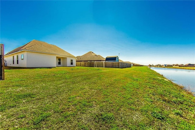 view of yard featuring a water view