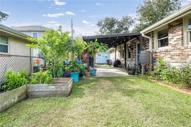 view of yard featuring a patio