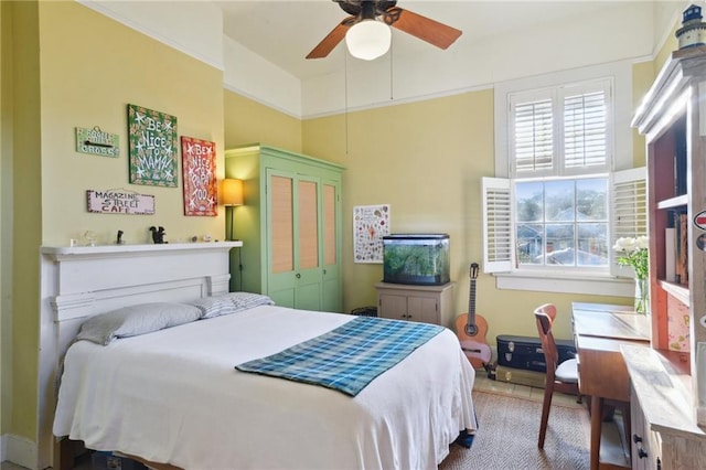 bedroom featuring a closet and ceiling fan