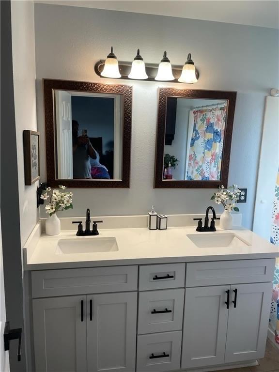 bathroom with vanity