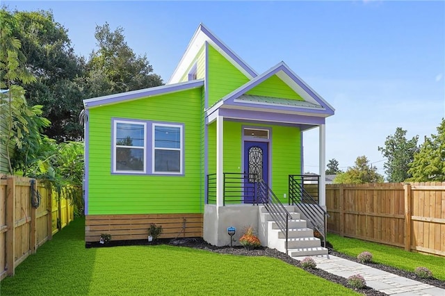 view of front of house featuring a front yard