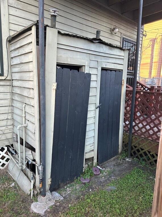 3526 Louisiana Ave Parkway, New Orleans, LA 70125 - view of outdoor structure