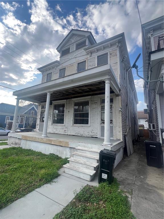 view of front of home with a porch