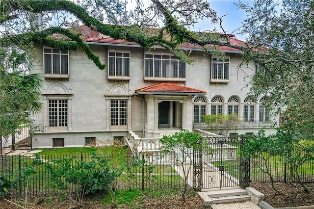 view of front of property