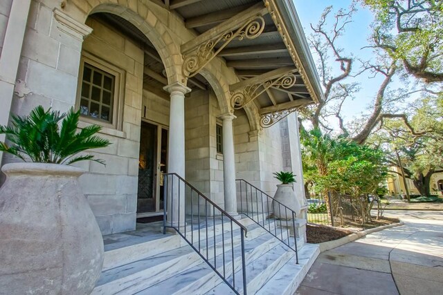 view of entrance to property