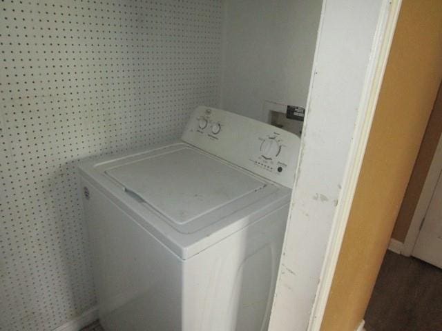 washroom featuring washer / dryer