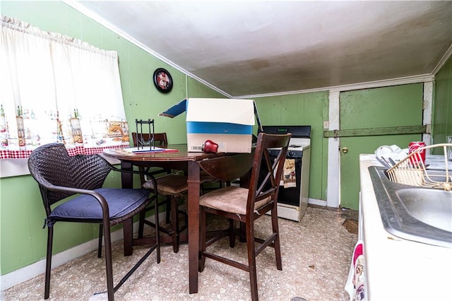 dining room with ornamental molding