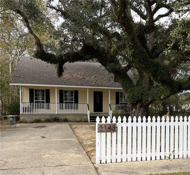 view of front facade featuring covered porch