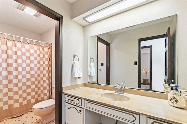 122 Belle Terre Blvd, Covington, LA 70433 - bathroom with toilet, vanity, curtained shower, and a textured ceiling