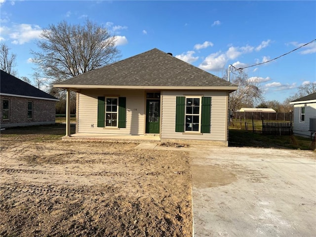 view of front of property