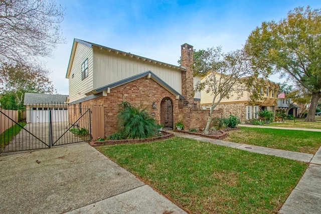 view of front facade featuring a front yard