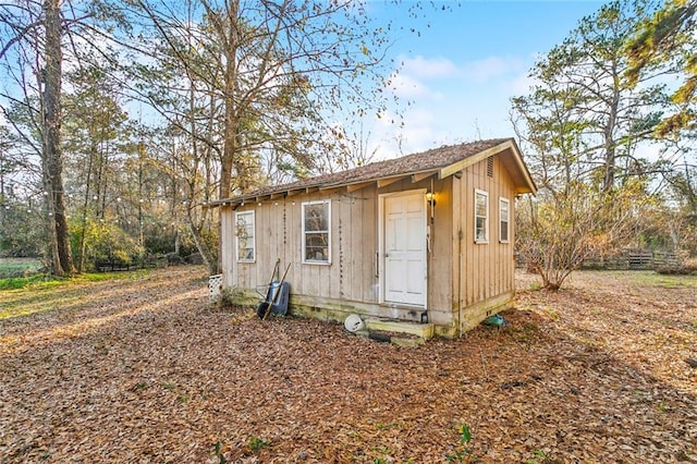 view of outbuilding