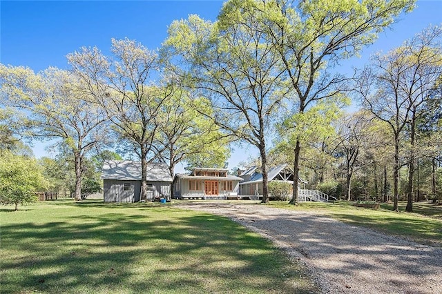 view of front facade with a front yard