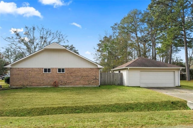 view of side of property featuring a lawn