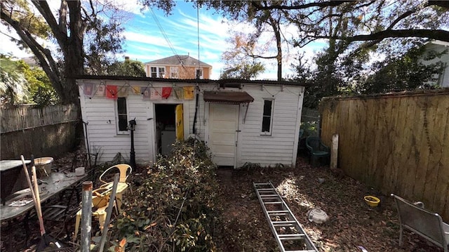 view of outbuilding