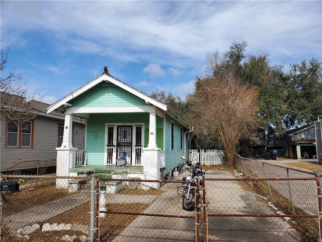 view of front of property featuring a porch